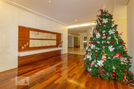 Apartamento à venda com 300m², 4 quartos e 2 vagas Apartamento à venda com 300m², 4 quartos e 2 vagasHall social