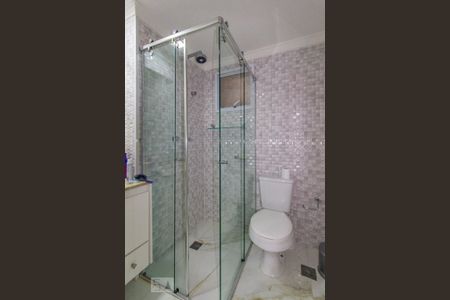 Apartamento à venda com 300m², 4 quartos e 2 vagas Apartamento à venda com 300m², 4 quartos e 2 vagasBanheiro Quarto 3 - Suíte