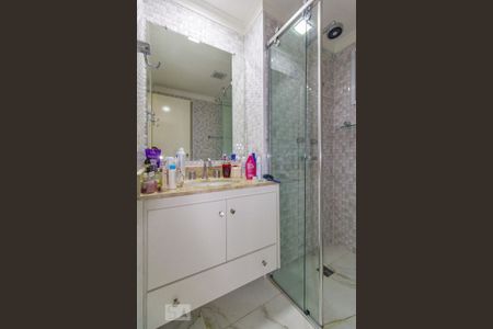 Apartamento à venda com 300m², 4 quartos e 2 vagas Apartamento à venda com 300m², 4 quartos e 2 vagasBanheiro Quarto 3 - Suíte