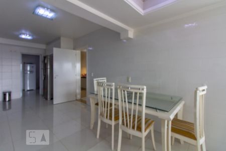 Apartamento à venda com 300m², 4 quartos e 2 vagas Apartamento à venda com 300m², 4 quartos e 2 vagasCozinha