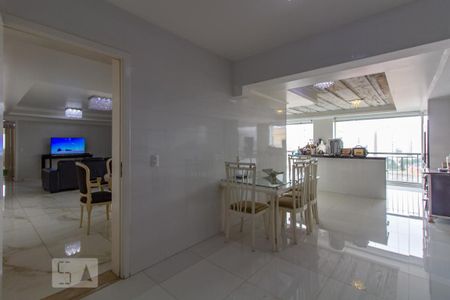 Apartamento à venda com 300m², 4 quartos e 2 vagas Apartamento à venda com 300m², 4 quartos e 2 vagasCozinha