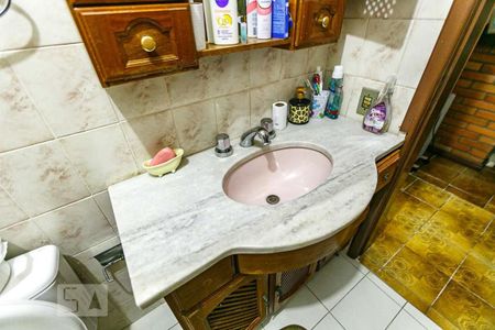 Casa à venda com 1000m², 3 quartos e 1 vaga Casa à venda com 1000m², 3 quartos e 1 vagaBanheiro Social