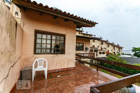 Casa à venda com 1000m², 3 quartos e 1 vaga Casa à venda com 1000m², 3 quartos e 1 vagaAnexo