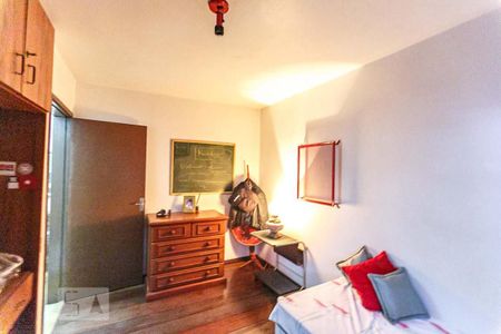Casa à venda com 1000m², 3 quartos e 1 vaga Casa à venda com 1000m², 3 quartos e 1 vagaQuarto 2