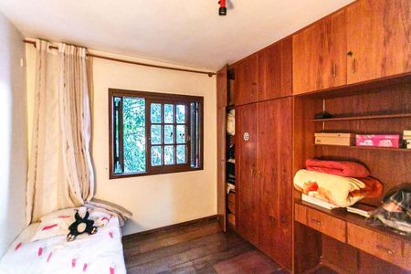 Casa à venda com 1000m², 3 quartos e 1 vaga Casa à venda com 1000m², 3 quartos e 1 vagaQuarto 2