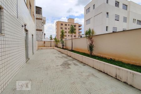 Apartamento para alugar com 160m², 3 quartos e 3 vagas Apartamento para alugar com 160m², 3 quartos e 3 vagasÁrea comum