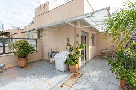 Apartamento para alugar com 160m², 3 quartos e 3 vagas Apartamento para alugar com 160m², 3 quartos e 3 vagasCobertura