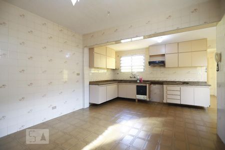 Casa à venda com 228m², 4 quartos e 3 vagas Casa à venda com 228m², 4 quartos e 3 vagasCozinha