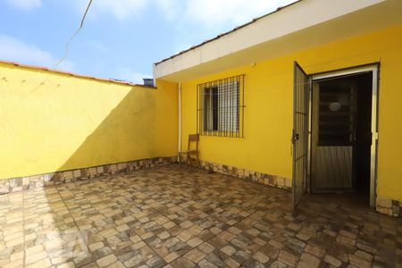 Casa à venda com 228m², 4 quartos e 3 vagas Casa à venda com 228m², 4 quartos e 3 vagasQuintal