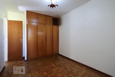 Casa à venda com 228m², 4 quartos e 3 vagas Casa à venda com 228m², 4 quartos e 3 vagasSuíte