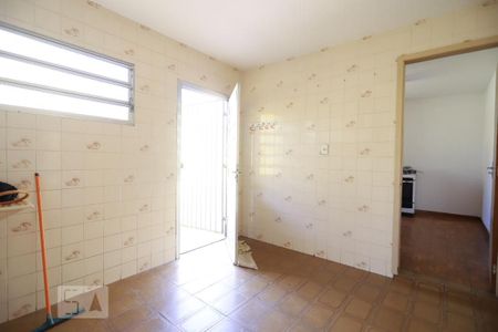 Casa à venda com 228m², 4 quartos e 3 vagas Casa à venda com 228m², 4 quartos e 3 vagasLavanderia