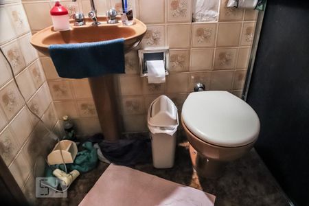 Casa à venda com 122m², 3 quartos e 2 vagas Casa à venda com 122m², 3 quartos e 2 vagasBanheiro 2