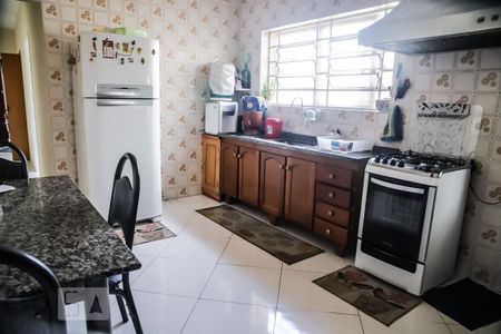 Casa à venda com 122m², 3 quartos e 2 vagas Casa à venda com 122m², 3 quartos e 2 vagasCozinha