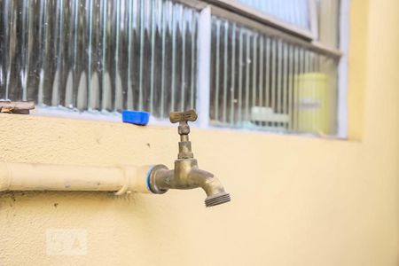 Casa à venda com 122m², 3 quartos e 2 vagas Casa à venda com 122m², 3 quartos e 2 vagasTorneira quintal