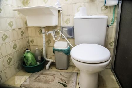 Casa à venda com 122m², 3 quartos e 2 vagas Casa à venda com 122m², 3 quartos e 2 vagasBanheiro 1