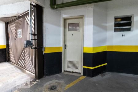 Apartamento à venda com 207m², 4 quartos e 4 vagas Apartamento à venda com 207m², 4 quartos e 4 vagasGaragem - Depósito