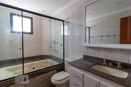 Apartamento à venda com 207m², 4 quartos e 4 vagas Apartamento à venda com 207m², 4 quartos e 4 vagasBanheiro da Suíte 2