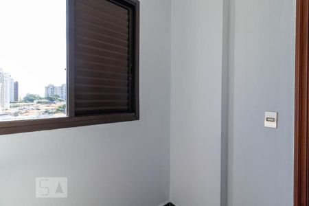 Apartamento à venda com 207m², 4 quartos e 4 vagas Apartamento à venda com 207m², 4 quartos e 4 vagasQuarto de Serviço