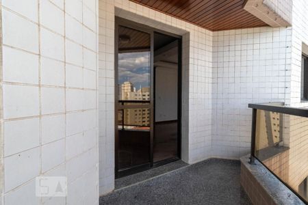 Apartamento à venda com 207m², 4 quartos e 4 vagas Apartamento à venda com 207m², 4 quartos e 4 vagasVaranda da Sala de Estar