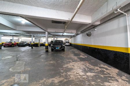 Apartamento à venda com 207m², 4 quartos e 4 vagas Apartamento à venda com 207m², 4 quartos e 4 vagasGaragem