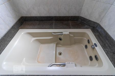 Apartamento à venda com 207m², 4 quartos e 4 vagas Apartamento à venda com 207m², 4 quartos e 4 vagasBanheiro da Suíte 2 - Banheira