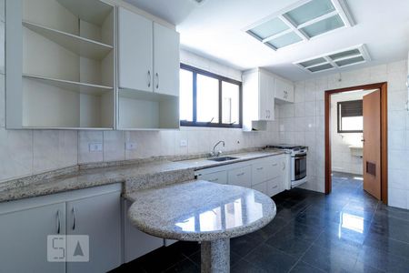 Apartamento à venda com 207m², 4 quartos e 4 vagas Apartamento à venda com 207m², 4 quartos e 4 vagasCozinha