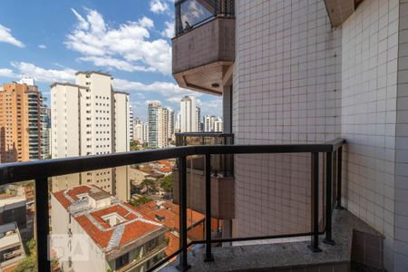 Apartamento à venda com 207m², 4 quartos e 4 vagas Apartamento à venda com 207m², 4 quartos e 4 vagasVaranda do Quarto 1