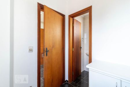 Apartamento à venda com 207m², 4 quartos e 4 vagas Apartamento à venda com 207m², 4 quartos e 4 vagasQuarto de Serviço