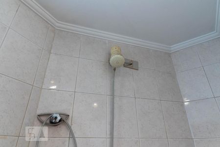 Apartamento à venda com 207m², 4 quartos e 4 vagas Apartamento à venda com 207m², 4 quartos e 4 vagasBanheiro de Serviço - Chuveiro Elétrico