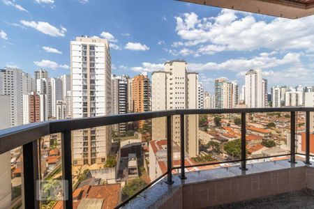 Apartamento à venda com 207m², 4 quartos e 4 vagas Apartamento à venda com 207m², 4 quartos e 4 vagasVaranda da Sala de Jantar