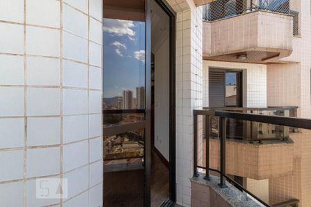 Apartamento à venda com 207m², 4 quartos e 4 vagas Apartamento à venda com 207m², 4 quartos e 4 vagasVaranda da Sala de Jantar