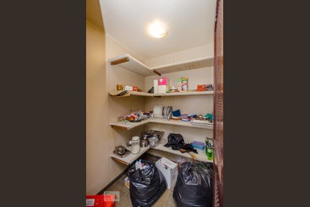 Casa à venda com 500m², 4 quartos e 3 vagasDespensa 2