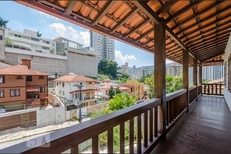 Casa à venda com 500m², 4 quartos e 3 vagasvaranda