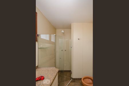 Casa à venda com 500m², 4 quartos e 3 vagasBanheiro da Suíte 2