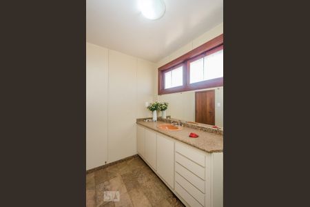 Casa à venda com 500m², 4 quartos e 3 vagasBanheiro da Suíte 2