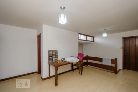 Casa à venda com 500m², 4 quartos e 3 vagassala piso 2