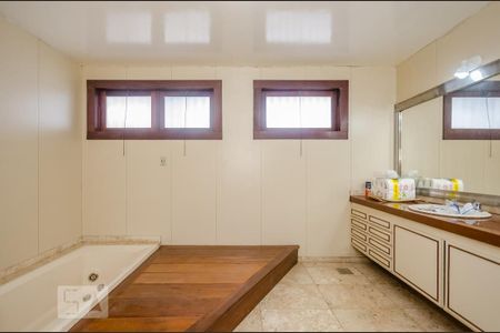 Casa à venda com 500m², 4 quartos e 3 vagasBanheiro Suíte master