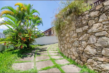 Casa à venda com 500m², 4 quartos e 3 vagasFachada