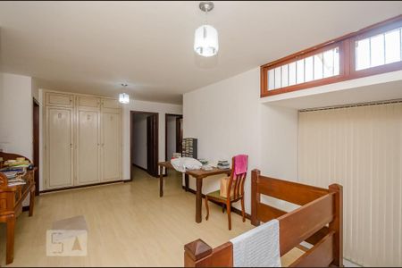 Casa à venda com 500m², 4 quartos e 3 vagassala piso 2