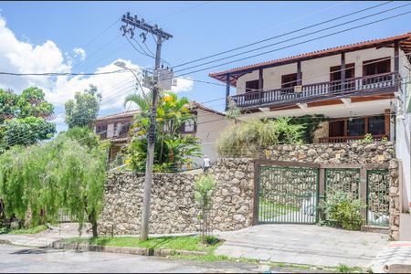Casa à venda com 500m², 4 quartos e 3 vagasFachada