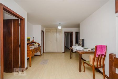 Casa à venda com 500m², 4 quartos e 3 vagassala piso 2