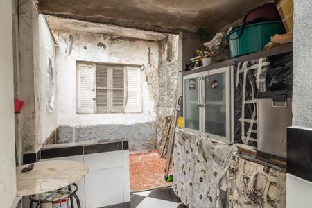 Casa à venda com 252m², 2 quartos e 5 vagasCorredor lateral externo