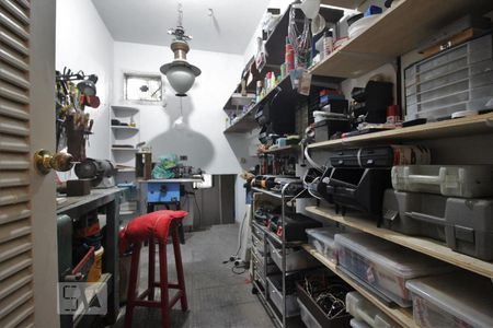 Casa à venda com 750m², 4 quartos e 6 vagasOficina