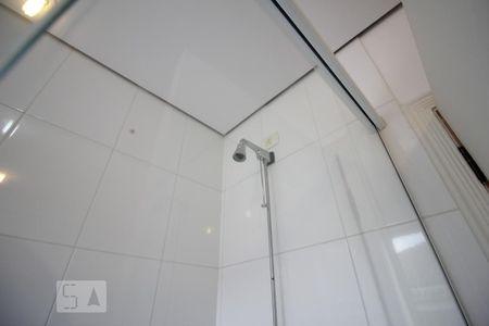 Casa à venda com 750m², 4 quartos e 6 vagasChuveiro