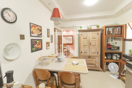 Apartamento à venda com 197m², 4 quartos e 2 vagasCozinha