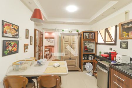 Apartamento à venda com 197m², 4 quartos e 2 vagasCozinha