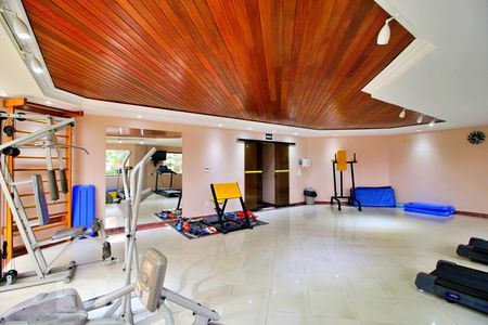 Apartamento à venda com 195m², 4 quartos e 4 vagasAcademia