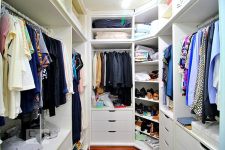 Apartamento à venda com 195m², 4 quartos e 4 vagasCloset