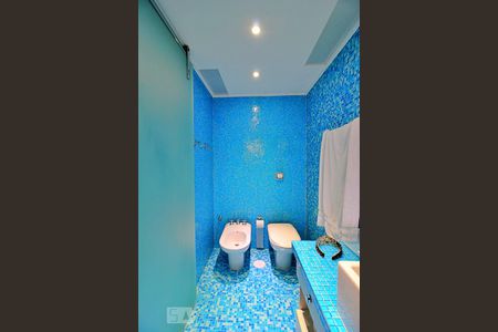 Apartamento à venda com 195m², 4 quartos e 4 vagasBanheiro da Suíte 2