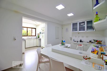 Apartamento à venda com 195m², 4 quartos e 4 vagasCopa